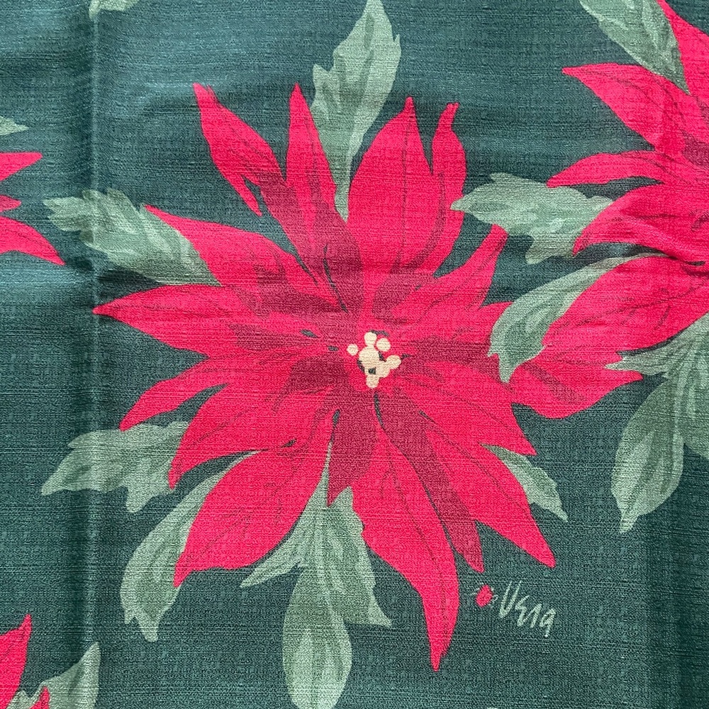 Vera Neumann Tablecloth Red Poinsettia Holiday Christmas Oblong 52X70 NEW - Picture 4 of 7